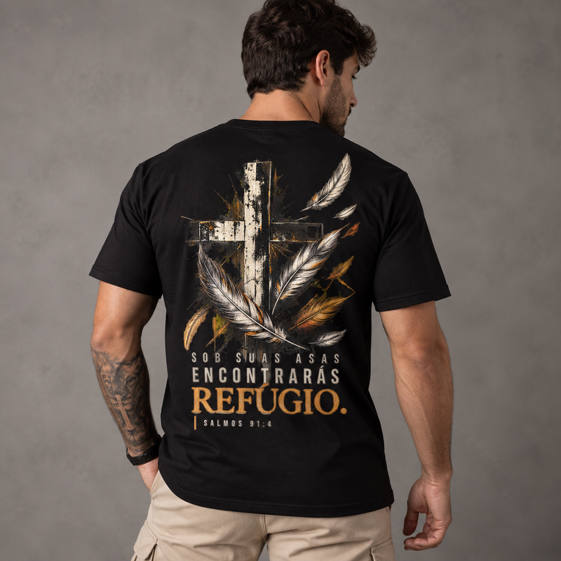 Camiseta Regular Sob Suas Asas — Salmos 91:4