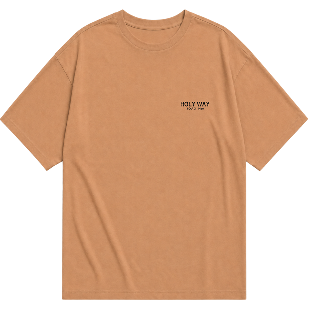Frente da camiseta oversized caramelo O Caminho com logo HOLY WAY no peito