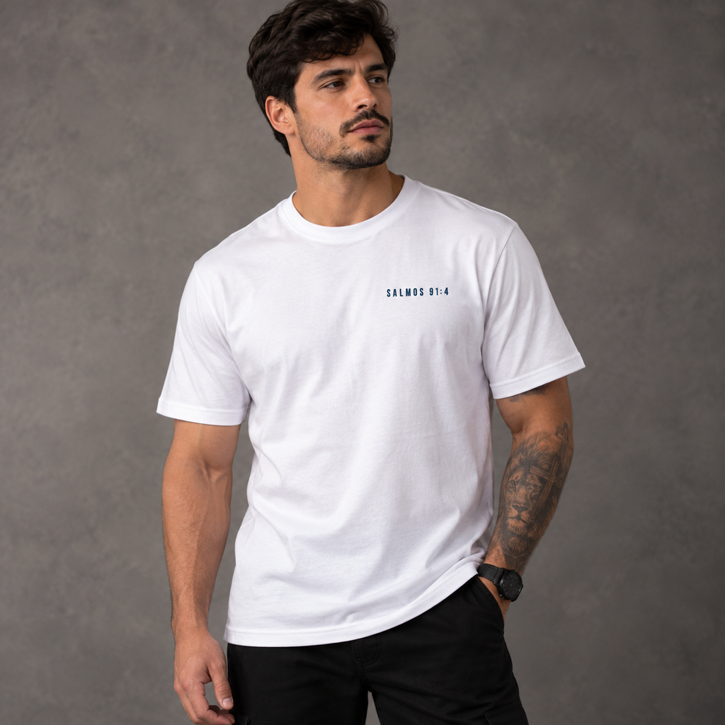 Camiseta Regular Sob Suas Asas — Salmos 91:4 — Regular Essential unissex, visual 5 de 5