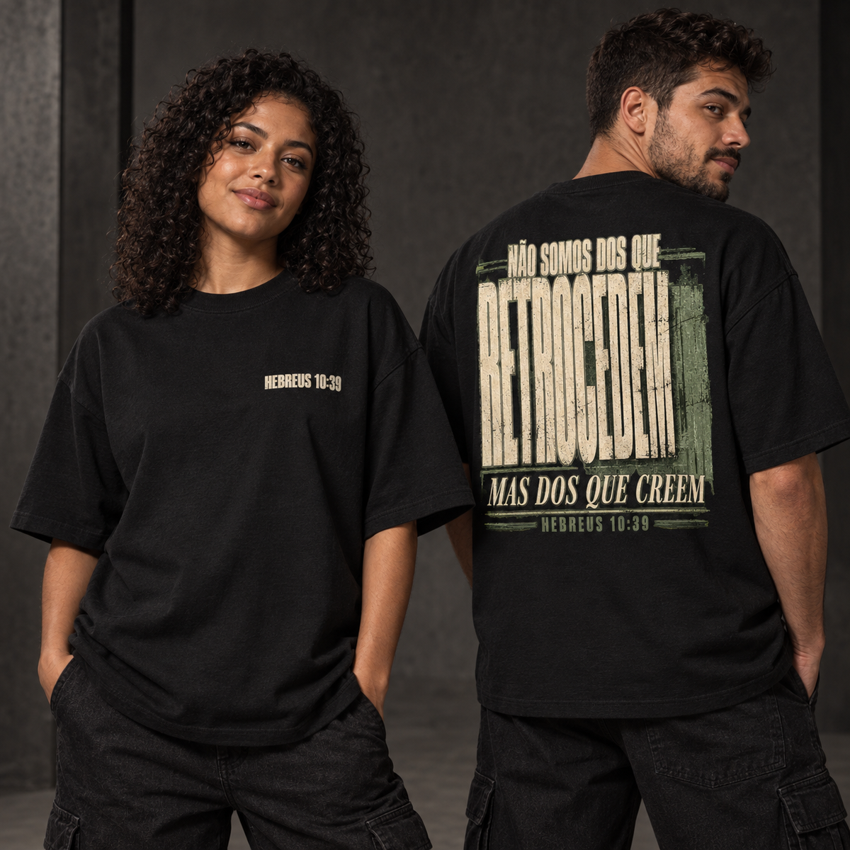 Camiseta Oversized Não Retrocedemos — Hebreus 10:39 — Oversized Cotton unissex, visual 1 de 3