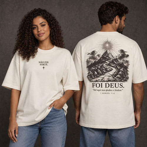 Camiseta Oversized Foi Deus Off-White — frente e costas